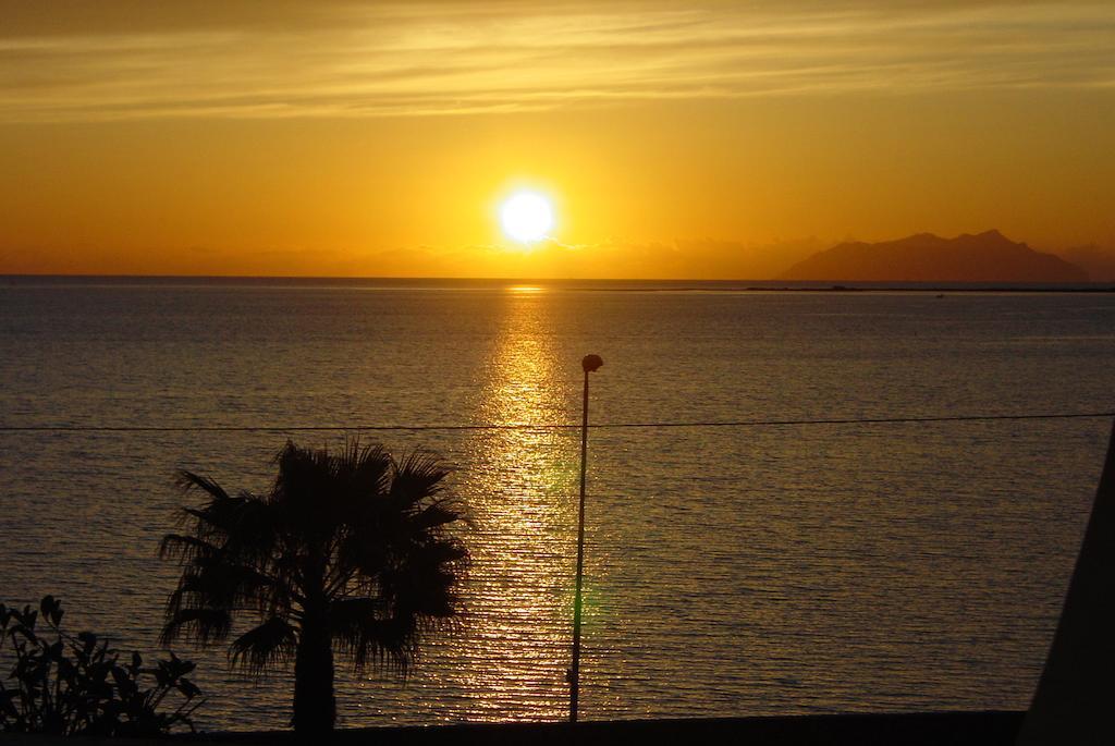 Sunrise Stagnone - Seafront Kitesurf Bed & Breakfast Marsala Eksteriør bilde